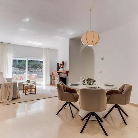 Golf - Pintores - Pool & Terrace Apartmán